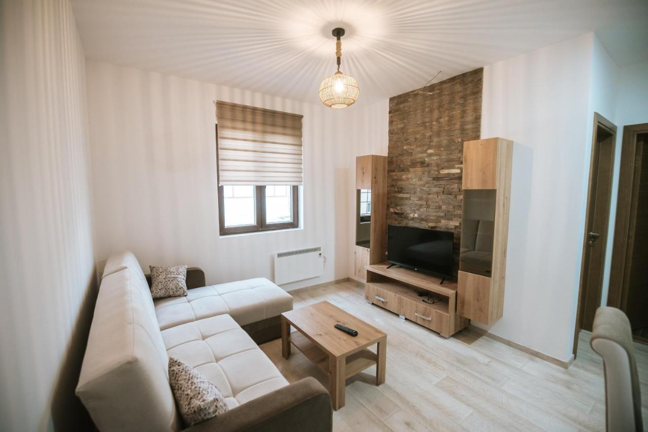 Kraljevi Konaci -Apartmani Bajka コパオニク エクステリア 写真