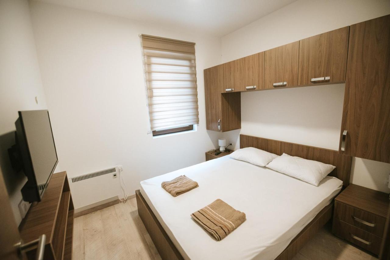 Kraljevi Konaci -Apartmani Bajka コパオニク エクステリア 写真
